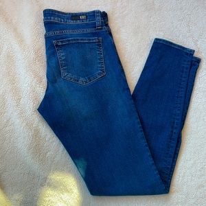 Kut from the Kloth size 6 skinny jeans